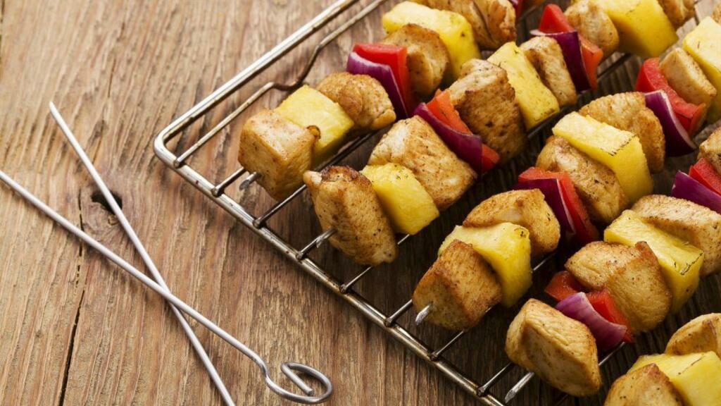 Brocheta de Pollo con Piña
